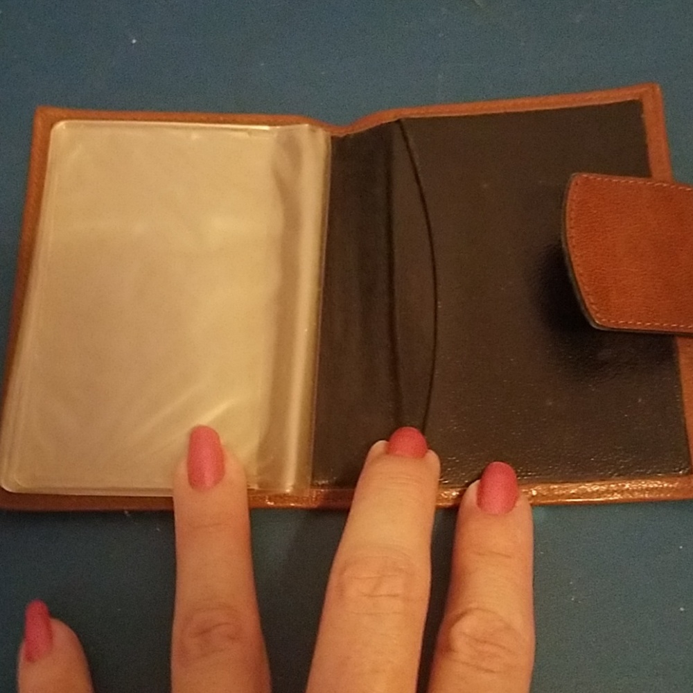 Vintage wallet/photo holder. Amazing find! - Picture 3 of 5